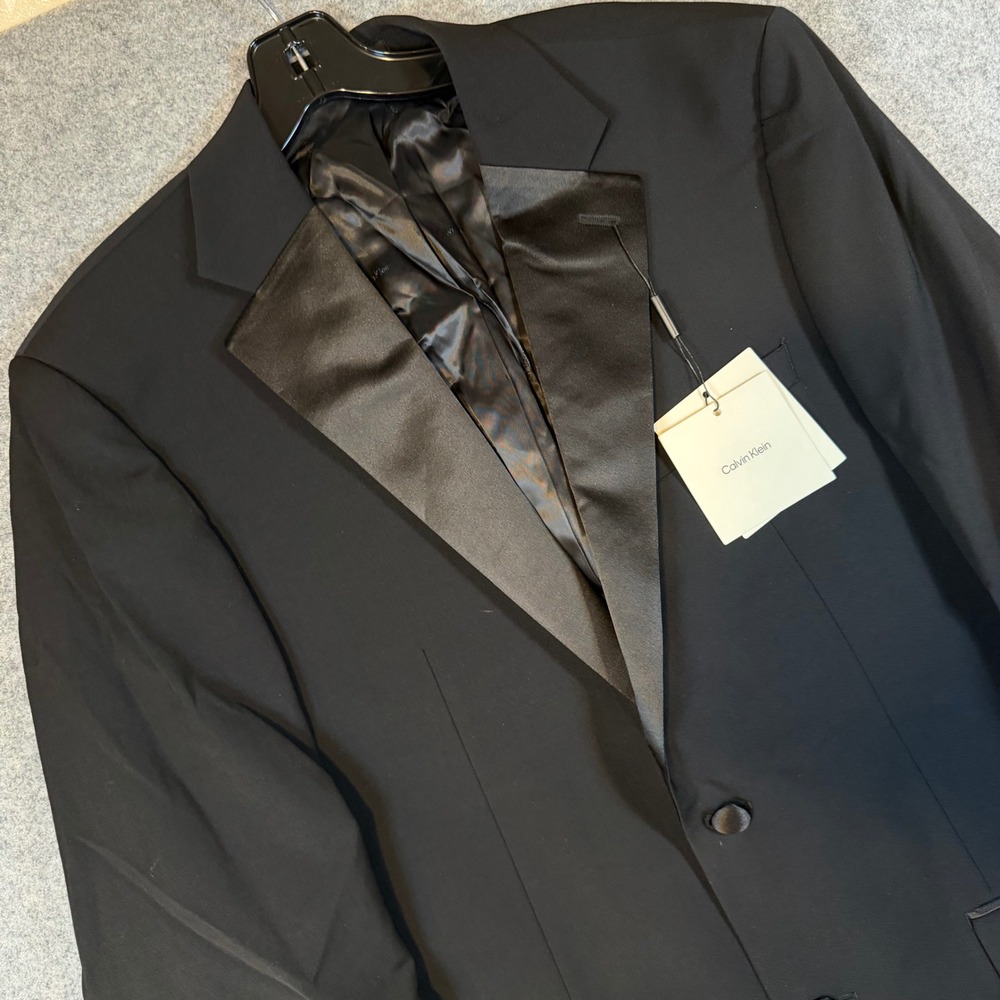 Calvin Klein Marzi Tuxedo Jacket Mens 42R Black Slim Fit Wool Blend Satin Lapel